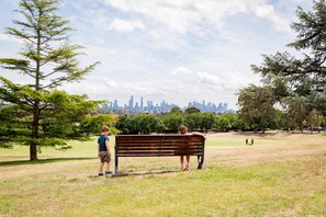 Property grounds - Modern Living in the Heart of Hawthorn East (Hawthorn East)