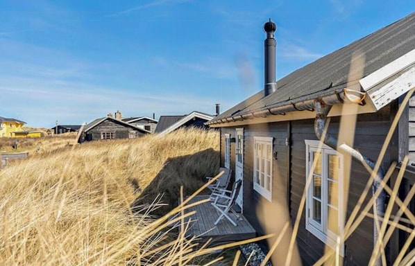 Exterior - Beach hotel inspired holiday home at Tranum Strand (Brovst)