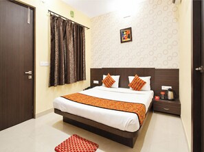 Superior Double Room, Air conditioning | Hypo-allergenic bedding, desk, soundproofing, free WiFi - Hotel Ganga Crown Palace (Mathura)