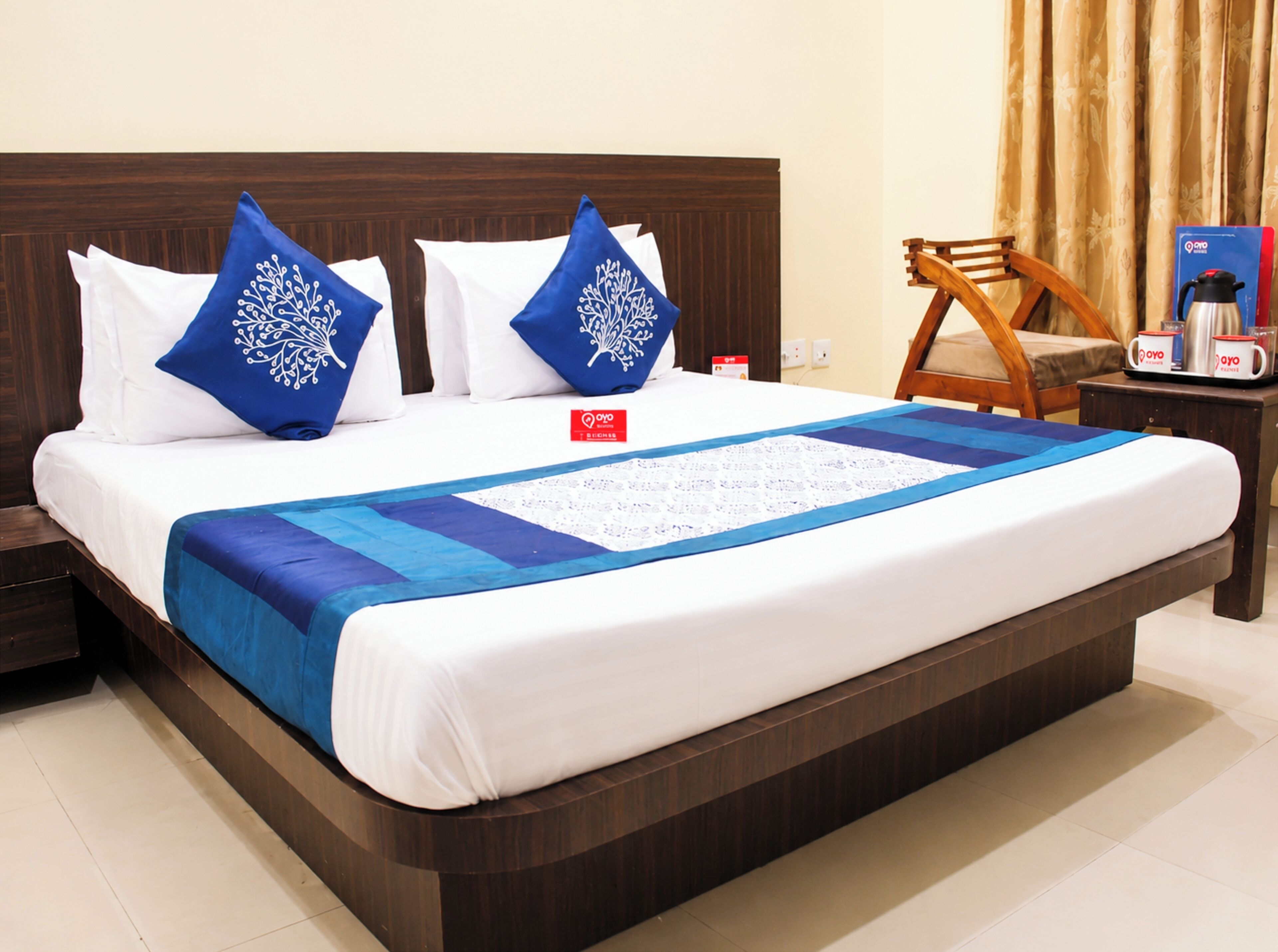 Deluxe Double Room, Air conditioning | Hypo-allergenic bedding, desk, soundproofing, free WiFi
