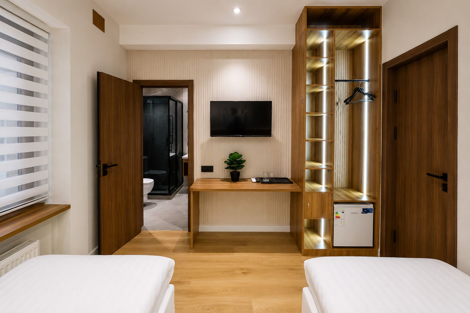 Standard Twin Room | Desk, laptop workspace, free WiFi