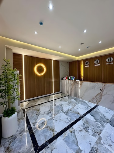 Luxora Hotel