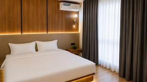 标准双人房 | 办公桌、笔记本电脑工作区、免费 WiFi