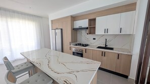 Fridge, microwave, oven, stovetop - Cana Life Luxury | Vista Golf Villa (Bávaro)