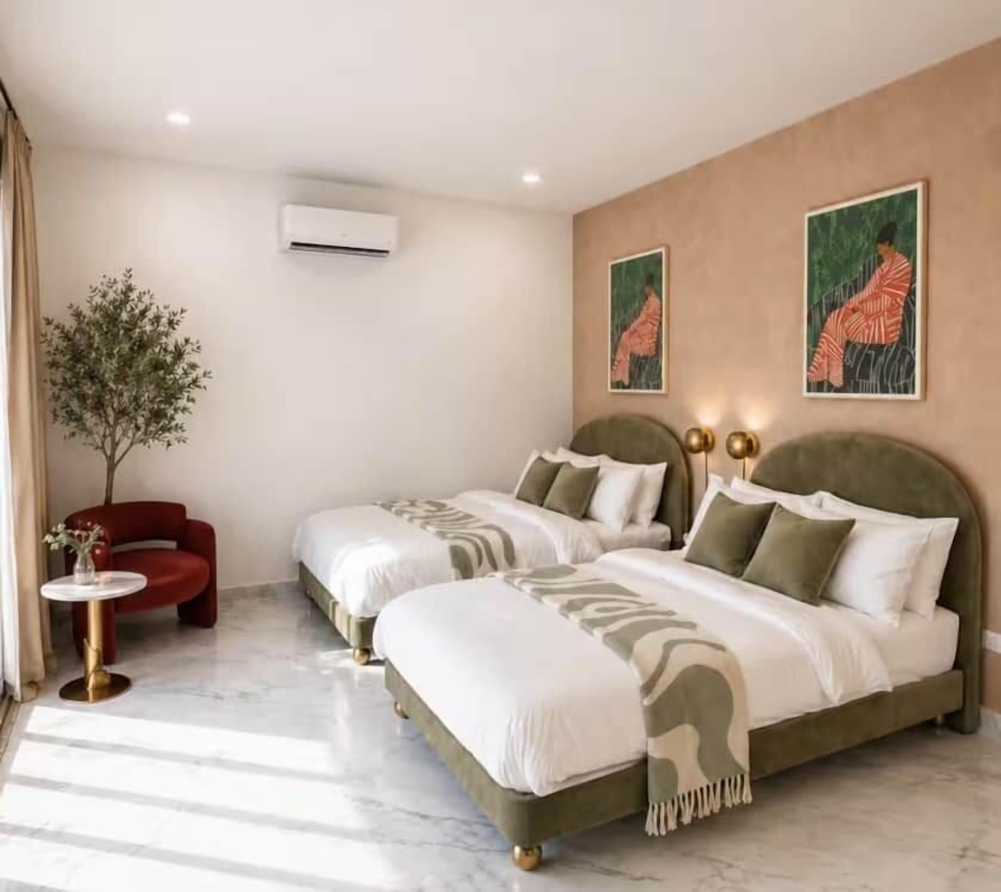 Cofres nos quartos, ferros/tábuas de passar roupa, Wi-Fi, roupa de cama