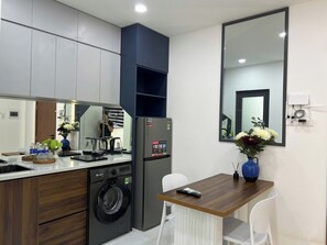Appartement, patio, vue cour intérieure | Vue de la chambre