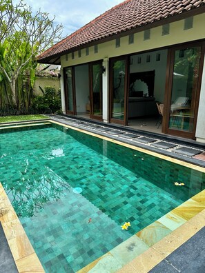 Outdoor pool - Villa 3BR Canggu 5 Mins to Berawa Beach  (Canggu)