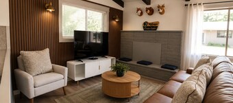 Crater Lake Themed Retreat in Eagle Point