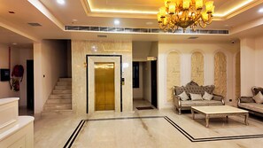 Interior - Sri Vijay Balaji Mahal (Tiruvannamalai)