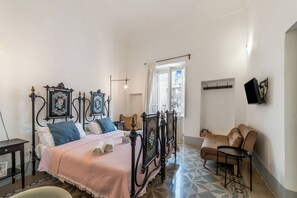 Appartamento Standard, camere multiple (Casa Tafuri In The Historic Center) | 1 camera, Wi-Fi gratuito, lenzuola