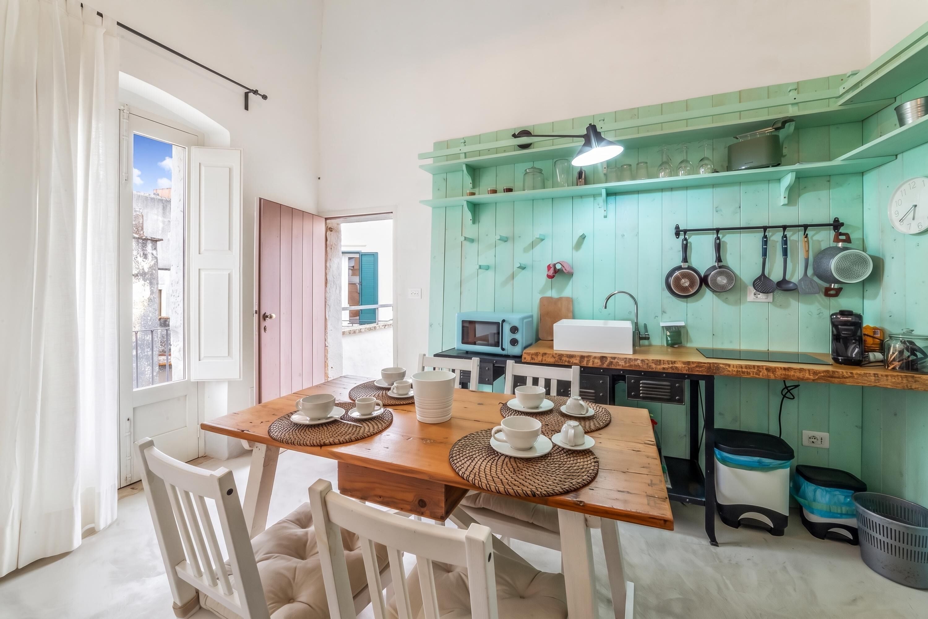 Standard-Apartment, 1 Schlafzimmer, Balkon (Casa Tafuri In The Historic Center) | Speisen