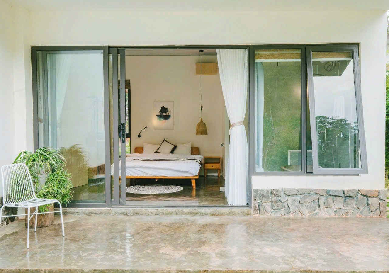 Family Villa, 3 Bedrooms, Pets Allowed, Mountain View | Desk, blackout drapes, free WiFi