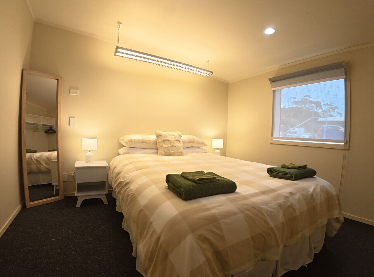 2 多间卧室、WiFi、床单