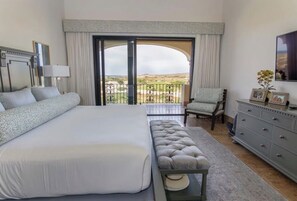 Room - Designer Cabo Escape at Diamante DRC Penthouse 303-304 - Luxury Sunset Patio (Cabo San Lucas)