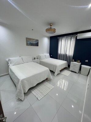 Iron/ironing board, Internet, bed sheets - Charming 1-bedroom apartment with AC in Samana (Samana)