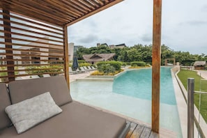 Apartemen, pemandangan laut | Kolam renang | Kolam renang outdoor