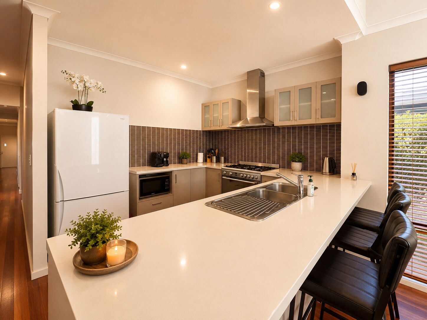 House, 4 Bedrooms, Non Smoking, Air conditioning | Private kitchen | Full-sized fridge, microwave, oven, stovetop