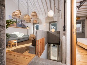Interior - ALMA - Island House by GuestReady (Faial da Terra)