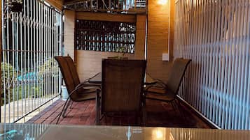 Casa, 3 habitaciones, accesible para personas con discapacidad, fumadores | Restaurante al aire libre