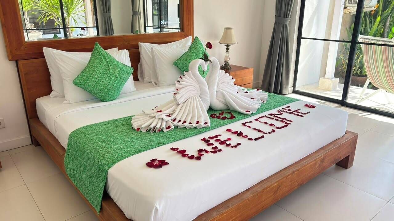 Villa luxueuse, balcon, vue sur la piscine | Accès au Wi-Fi (inclus)