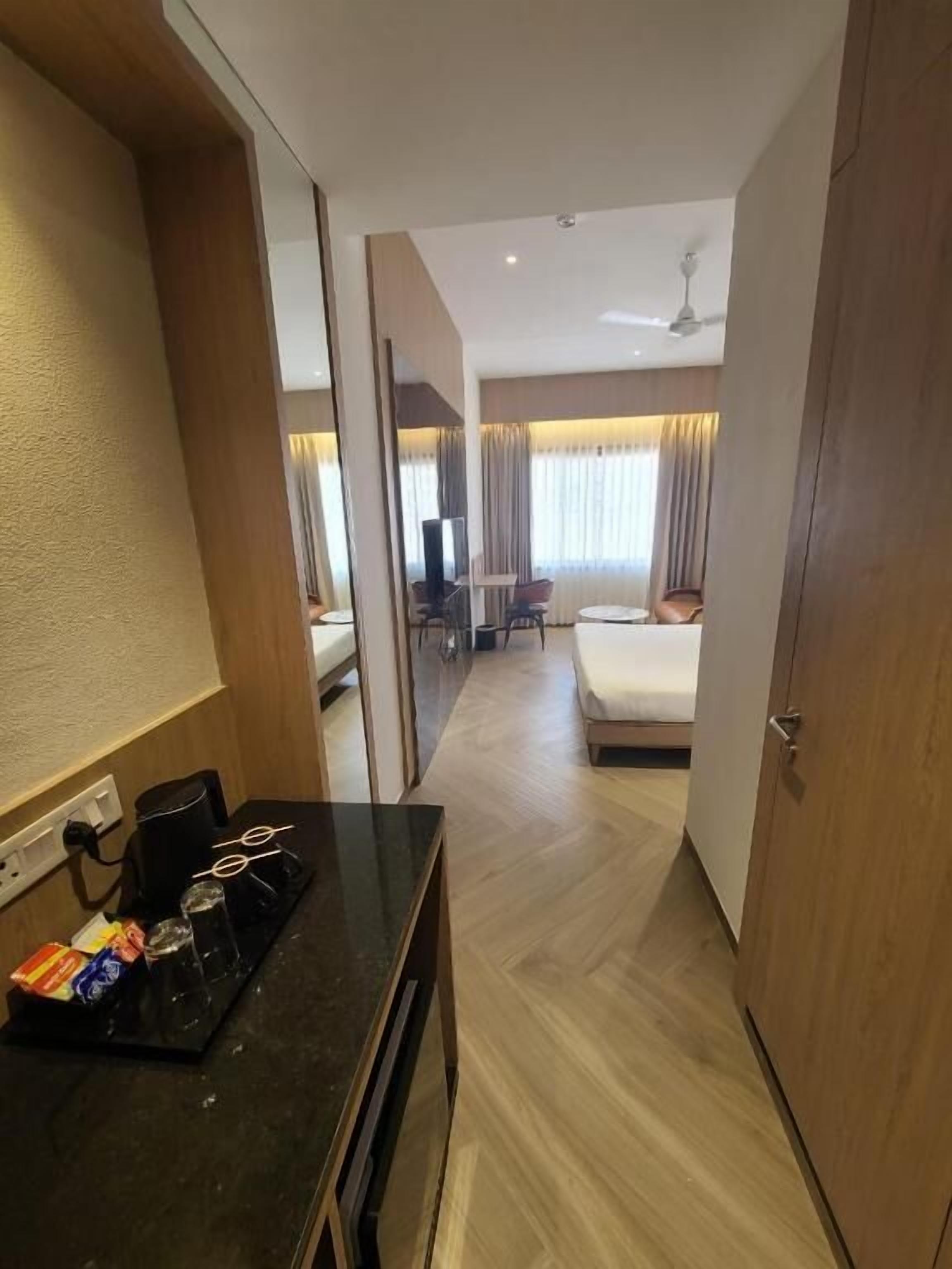 Deluxe Double Room, City View | In-room safe, desk, soundproofing, free WiFi