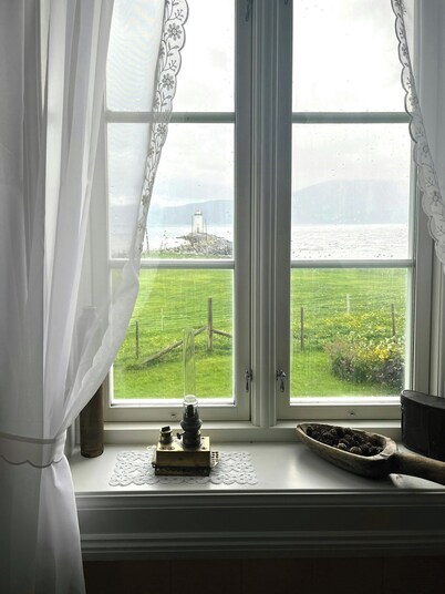 Historic lighthouse keeper's house at Høgstein