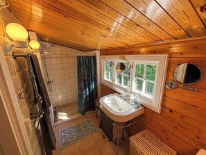 Shower - Log cabin on beautiful natural grounds in Hornbæk (Hornbæk)