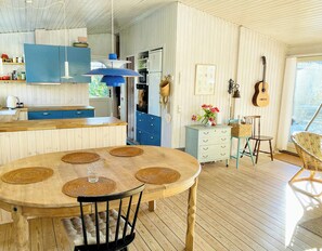 Microwave, oven, dishwasher, coffee/tea maker - Summer house near beach in Odder (Odder)