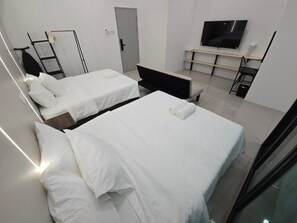 Family Room | Iron/ironing board, free WiFi - One Point Hotel TT3 Tabuan Tranquility (Kuching)
