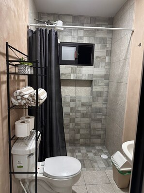 Bathroom - Cherry apartment 🍒 in downtown Xalapa. Within reach of everything! (Xalapa-Enríquez)