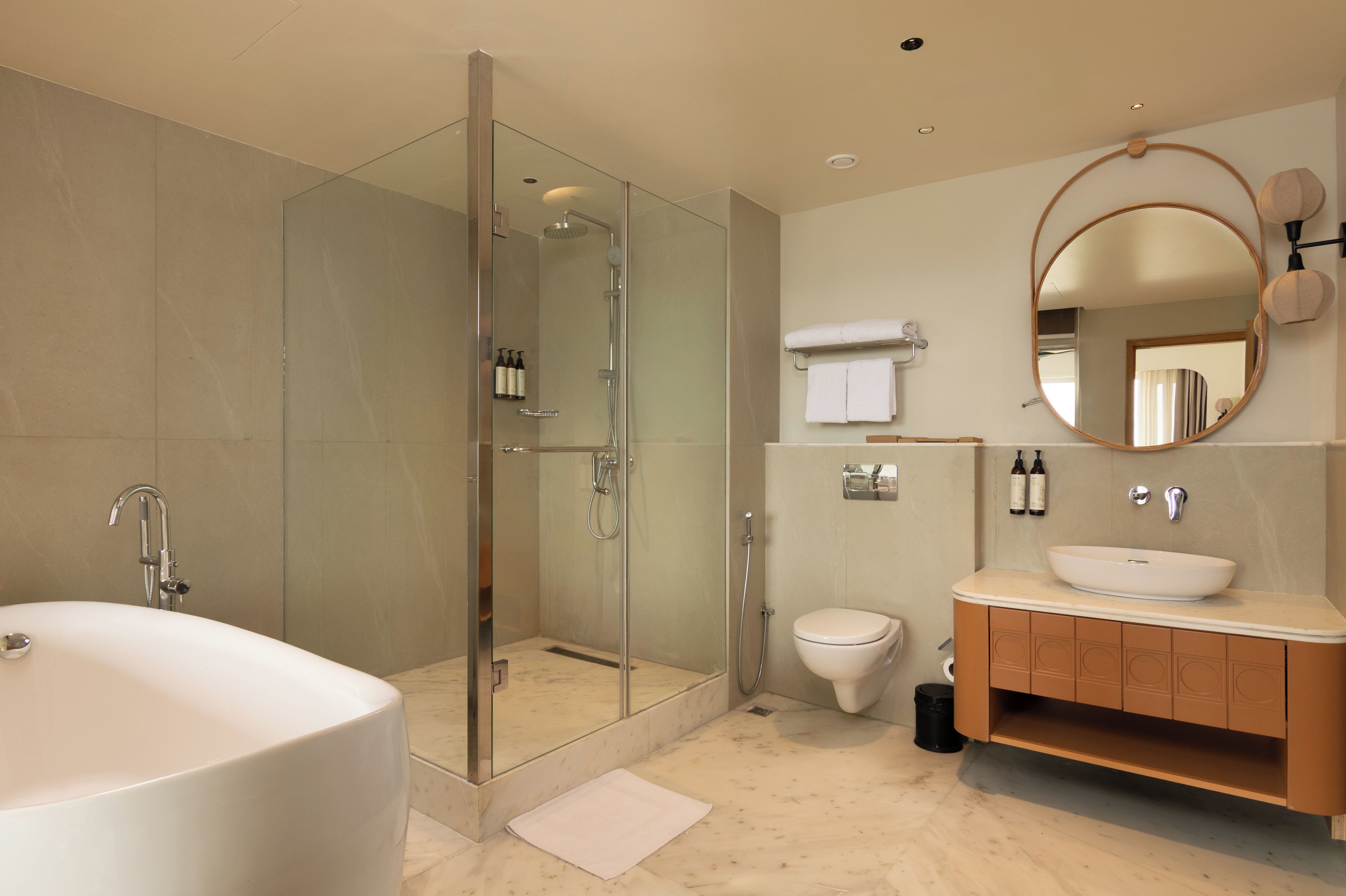 Classic Suite, Balcony, Partial Sea View | Bathroom | Free toiletries, hair dryer, slippers, bidet