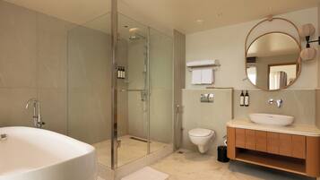 Classic Suite, Balcony, Partial Sea View | Bathroom | Free toiletries, hair dryer, slippers, bidet