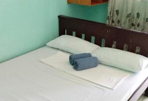 Room - Akasia Bungalows by Hiverooms (Catmon)