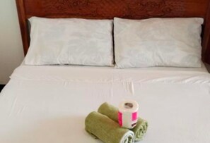 Room - Akasia Bungalows by Hiverooms (Catmon)