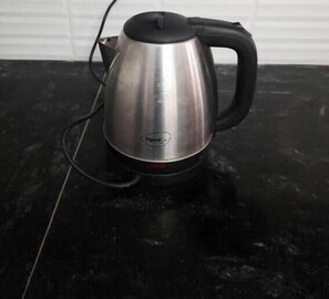 Coffee and/or coffee maker - Saran Homestay (Agra)