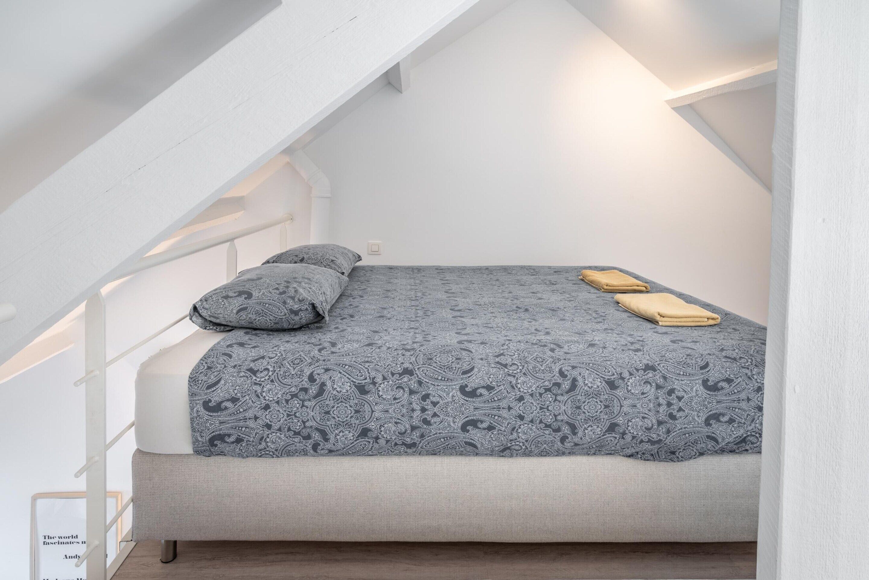 5 bedrooms