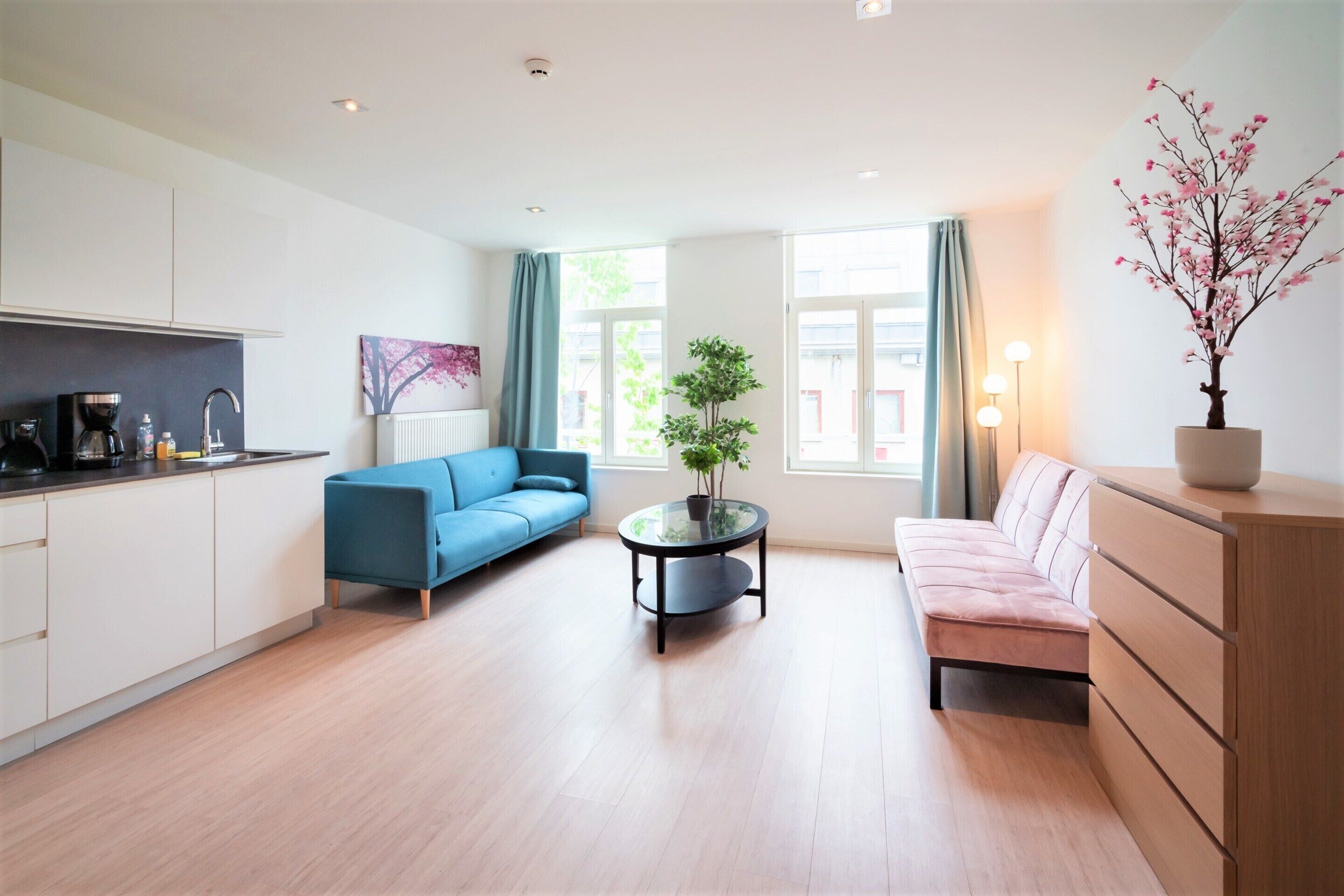 Comfort Apartment, 3 Bedrooms | Living room