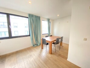 Dining - 12-guest Apartment on the Main Square (Antwerp)
