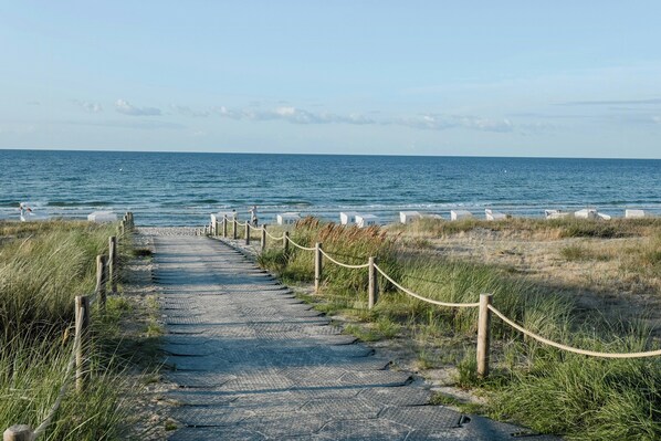 Beach - Historical holiday home with sea view (Boltenhagen)