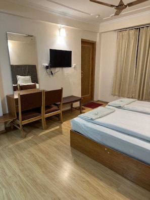 Deluxe Double Room | Free WiFi - Hotel Dimbir Regency (Leh)