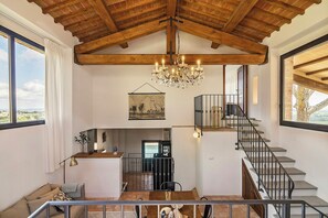 Interior - Restored barn in San Gimignano hills view (Pancole)