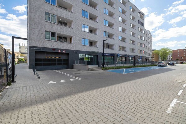 Exterior - Cozy Apartment with a Balcony | Near the Center of Gliwice (Gliwice)