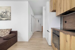 Private kitchen - Cozy Apartment with a Balcony | Near the Center of Gliwice (Gliwice)