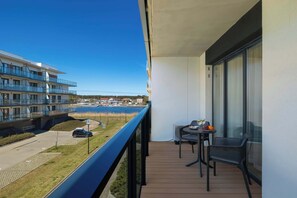 Outdoor dining - Sunday | Air-Conditioned Apartment | Spa | Parking | Balcony (Dziwnów)