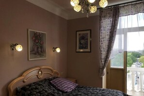 Blackout drapes, iron/ironing board, free WiFi - Victory Square View 2-room Apartment (Minsk)