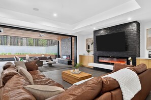 Smart TV, fireplace, table football, ping pong - Evergreen Retreat | Outdoor Dining + Lounge + Views | Near Skiing & The Village (Big Bear Lake)