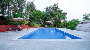 8 outdoor pools - Table Land Retreat (Mahabaleshwar)