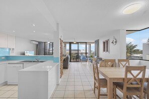 Interior - Beach Days - Rooftop Jacuzzi with Ocean views - Sleep 8 people. (Marcoola)