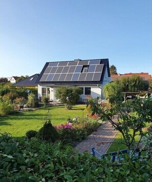 Property grounds - Holiday home in Gustow with swimming pool (Gustow)