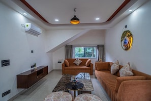 Premium Apartment | Living area - Alaya Stays Trios Top Apartment (Mukteshwar)